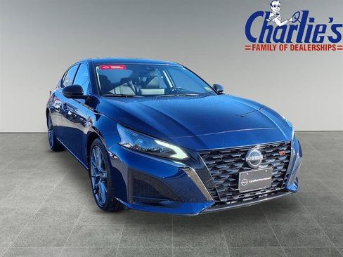 Certified 2024 Nissan Altima 2.0 SR FWD image 3