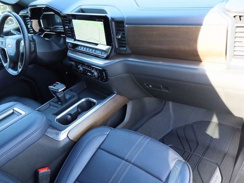 Certified 2022 Chevrolet Silverado 1500 High Country w/ High Country Premium Package image 32