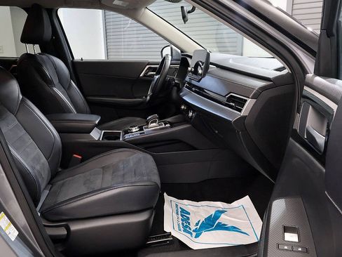Used 2024 Mitsubishi Outlander FWD image 17