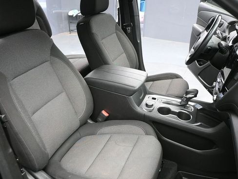 Used 2022 Chevrolet Traverse LT image 36