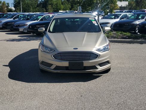 Used 2017 Ford Fusion S image 2