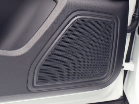 Certified 2025 Porsche Macan AWD/4WD image 14
