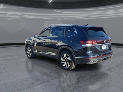 Used 2025 Volkswagen Atlas SEL AWD/4WD image 4