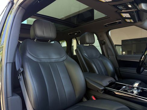 Used 2023 Land Rover Range Rover SE image 27