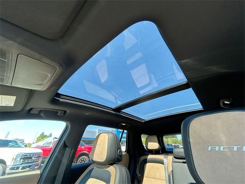 New 2025 Chevrolet Equinox ACTIV w/ Safety and Technology Package image 19