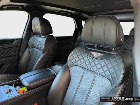 Used 2020 Bentley Bentayga AWD/4WD image 12