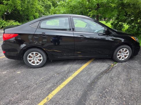 Used 2014 Hyundai Accent GLS w/ Option Group 2 FWD image 11