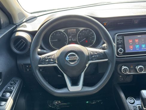 Used 2021 Nissan Kicks S FWD image 13
