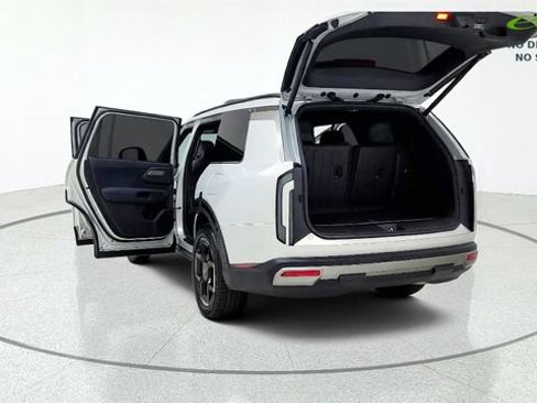 Used 2027 Kia Telluride EX w/ Towing Package FWD image 17