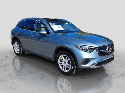 New 2026 Mercedes-Benz GLC 300 image 3