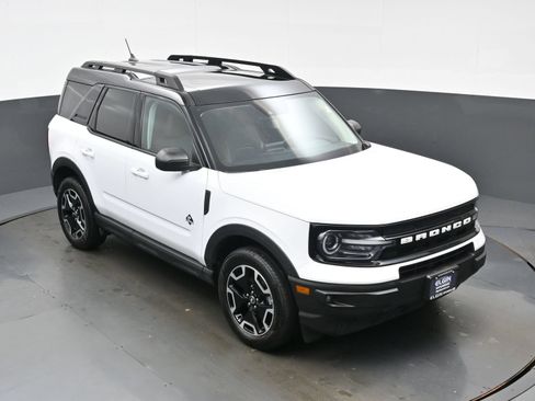 Used 2023 Ford Bronco Sport Outer Banks w/ Tech Package AWD/4WD image 41