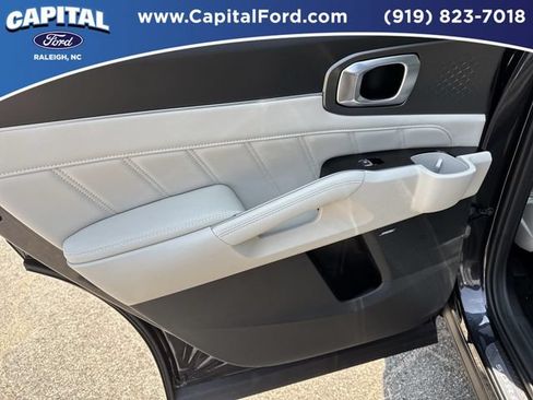 Used 2026 Kia Sorento SX FWD image 17