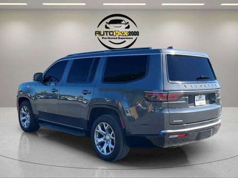 Used 2022 Jeep Wagoneer Series II AWD/4WD image 5