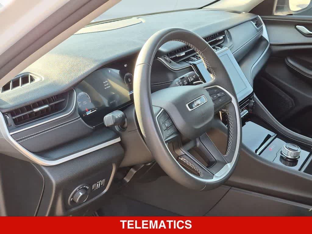 Used 2024 Jeep Grand Cherokee Laredo RWD image 2