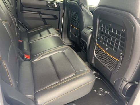 Used 2024 Ford Bronco Badlands image 21