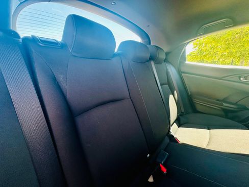Used 2018 Honda Civic Sport image 13