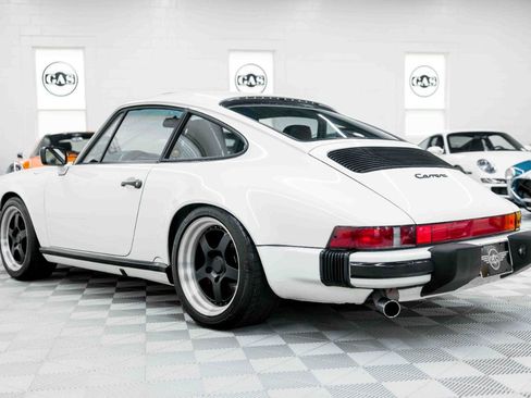 Used 1987 Porsche 911 Carrera RWD image 9