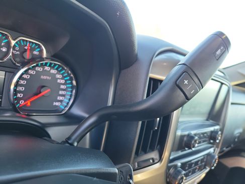 Used 2018 Chevrolet Silverado 1500 LT w/ LT Convenience Package AWD/4WD image 23