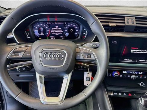 Used 2025 Audi Q3 2.0T Premium w/ Black Optic Sport Package AWD/4WD image 10