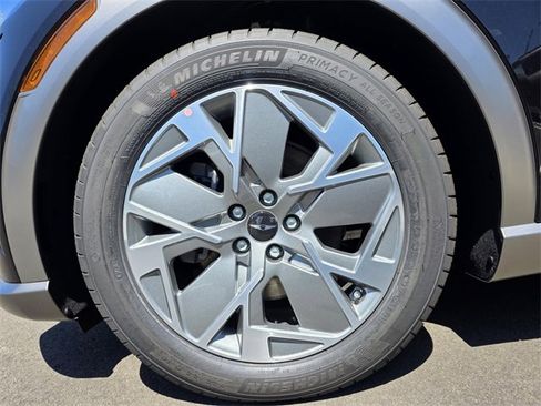 New 2025 Genesis GV60 Advanced image 5