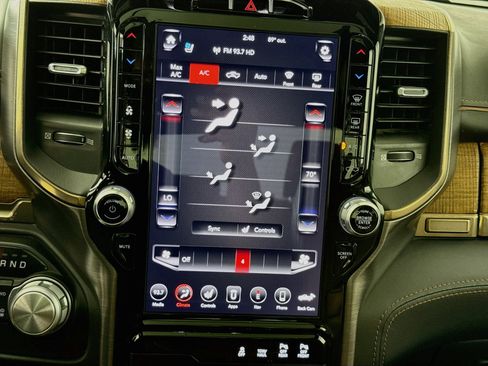 Used 2019 RAM 1500 Limited AWD/4WD image 18