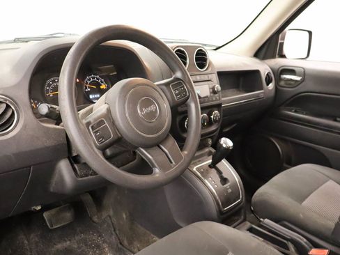 Used 2017 Jeep Patriot Sport w/ Power Value Group FWD image 6