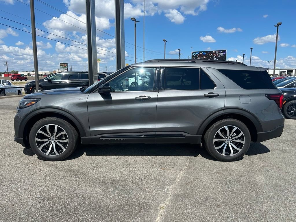 Used 2026 Ford Explorer ST-Line AWD/4WD image 2