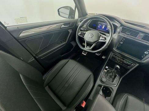 Used 2023 Volkswagen Tiguan SE R-Line image 9