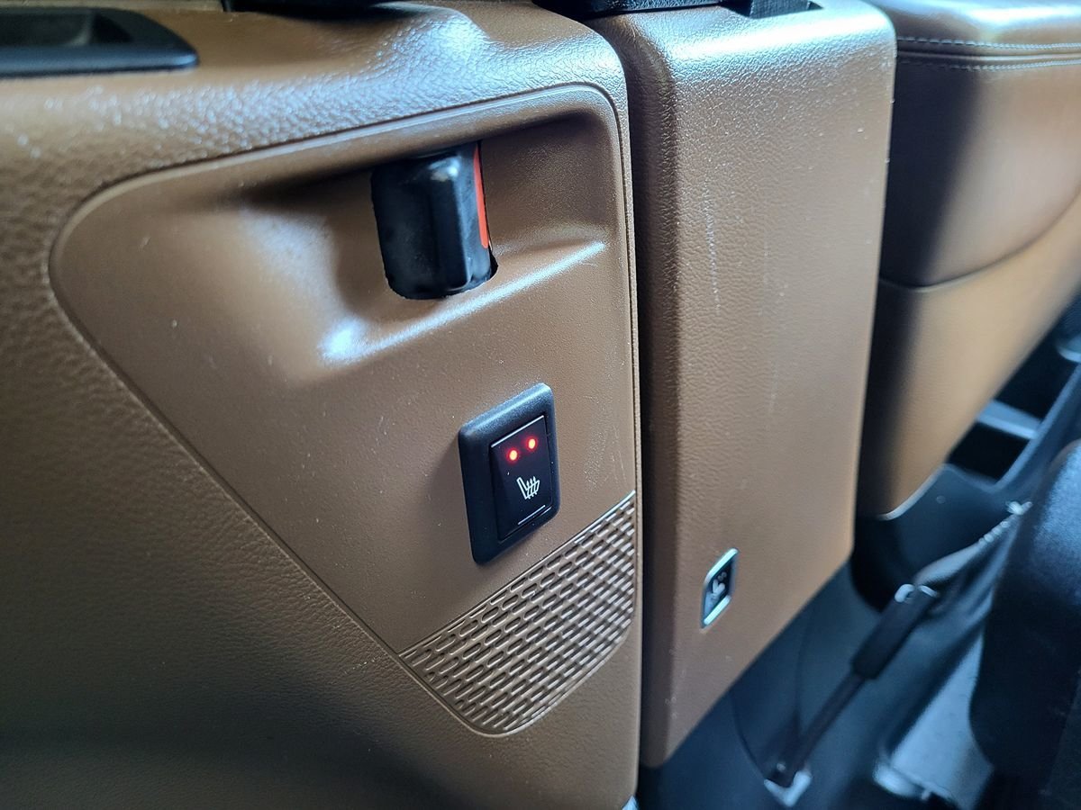 Used 2019 Chrysler Pacifica Limited w/ Advanced Safetytec Group FWD image 37
