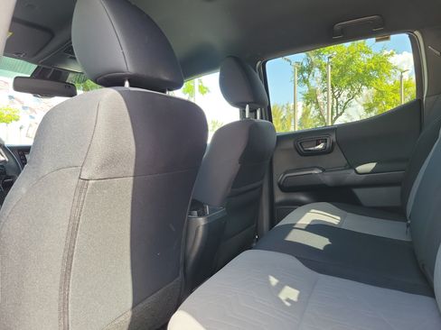 Used 2023 Toyota Tacoma TRD Sport w/ Technology Package AWD/4WD image 16
