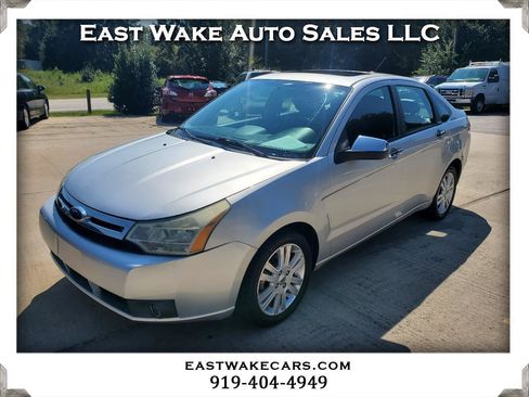 Used 2010 Ford Focus SEL FWD image 1