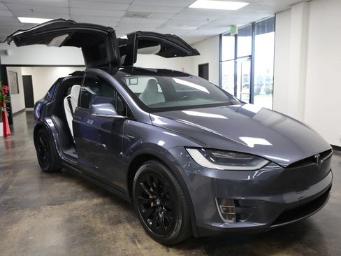 Used 2018 Tesla Model X 100D AWD/4WD image 12