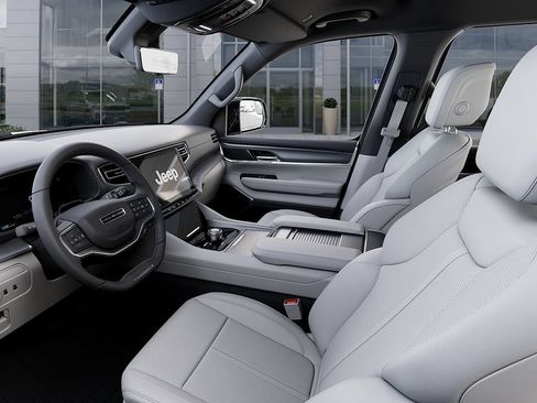 New 2026 Jeep Grand Wagoneer Limited w/ 8-Passenger Seating Package AWD/4WD image 22