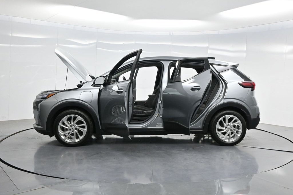 Used 2027 Chevrolet Bolt LT w/ Comfort Package FWD image 52