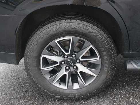 Used 2024 Chevrolet Tahoe Z71 w/ Luxury Package AWD/4WD image 44