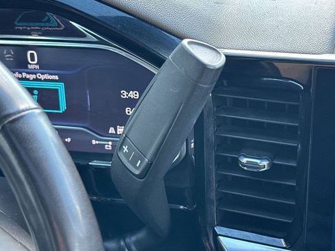 Used 2024 Chevrolet Silverado 3500 LTZ w/ LTZ Convenience Package image 20