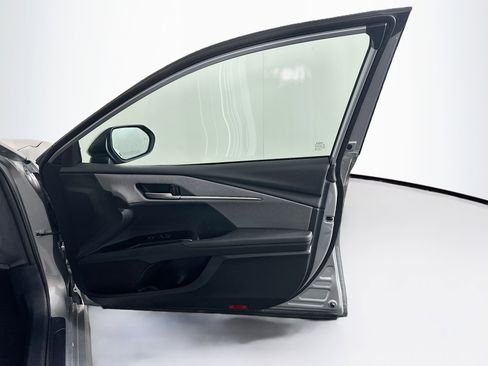 Used 2025 Toyota Camry LE image 32