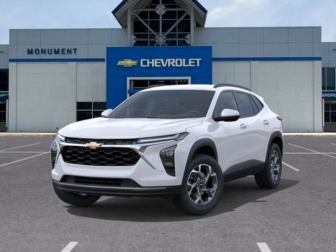 New 2026 Chevrolet Trax LT w/ LT Convenience Package FWD image 6