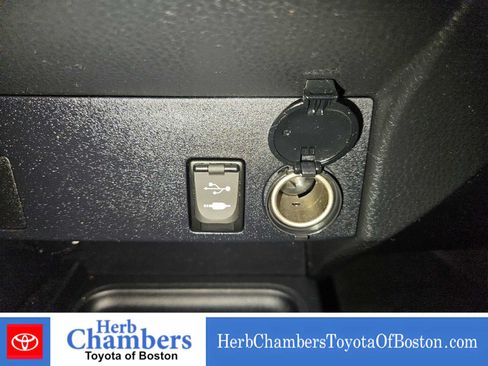 Used 2016 Toyota RAV4 LE AWD/4WD image 14
