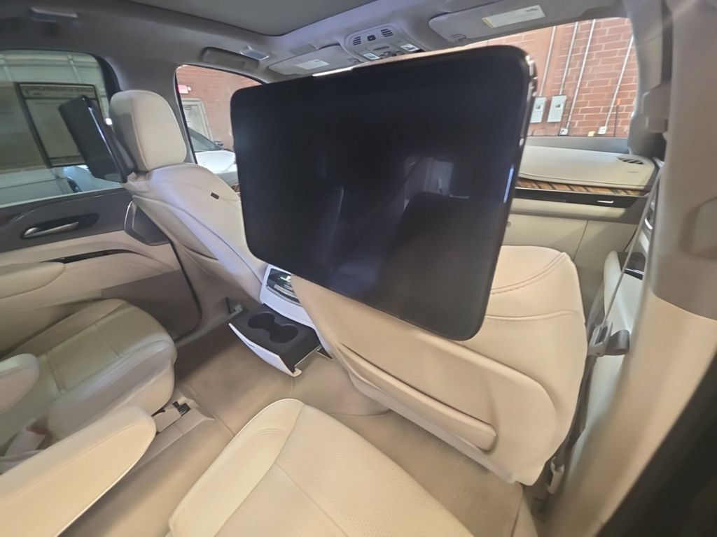 Used 2023 Cadillac Escalade Sport Platinum AWD/4WD image 20
