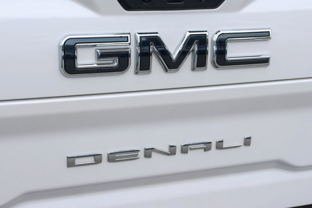Used 2025 GMC Sierra 2500 Denali Ultimate AWD/4WD image 9