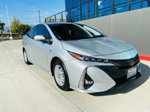 Used 2022 Toyota Prius Prime Limited FWD image 14
