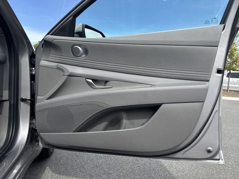 Certified 2025 Hyundai Elantra SEL image 14