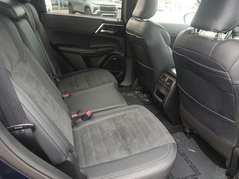 Used 2025 Mitsubishi Outlander SE AWD/4WD image 19