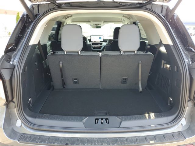 New 2026 Ford Explorer Active w/ Active Comfort Package AWD/4WD image 8