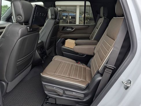 New 2026 GMC Yukon Denali Ultimate AWD/4WD image 26