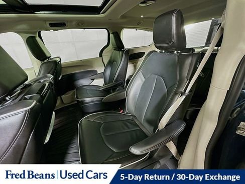 Certified 2022 Chrysler Pacifica Limited w/ Uconnect Theater Family Group image 28