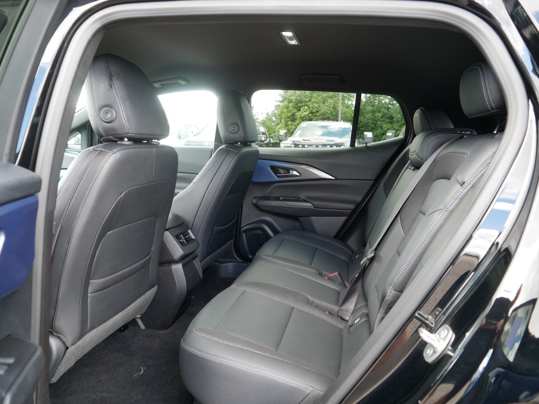 Used 2024 Chevrolet Equinox EV LT w/ LPO, All-Weather Mat Package FWD image 34