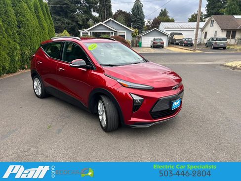 Used 2023 Chevrolet Bolt EUV LT w/ Driver Confidence Package FWD image 16