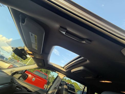 Used 2021 Honda Pilot Touring image 34